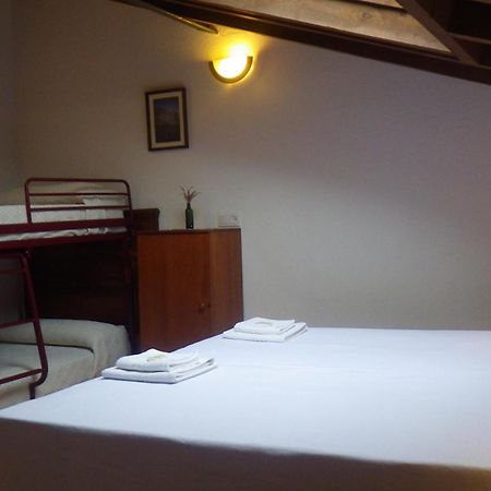 Casa De La Montana Albergue Turistico Avín Szoba fotó