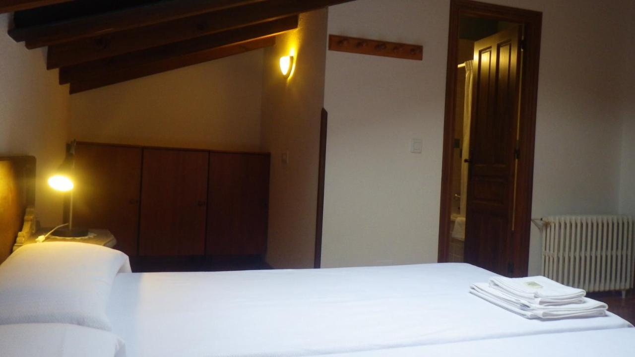 Casa De La Montana Albergue Turistico Avín Szoba fotó